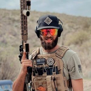 Meet your Posher, Devin